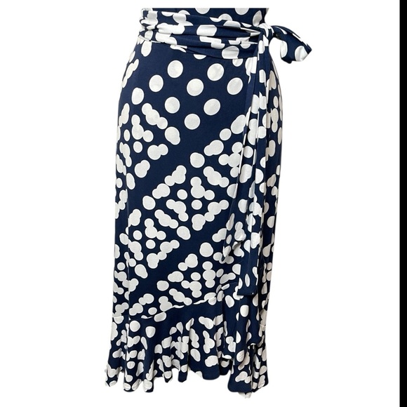 NWOT CABI The Perfect Wrap Dress Navy & White Polka Dot, Medium (fits Lg) - Picture 4 of 13